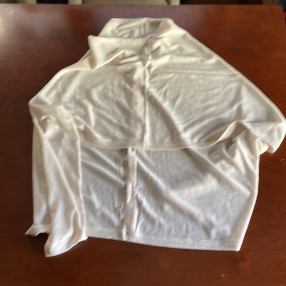 Ugg button up wrap or unbuttoned scarf size M - Picture 2 of 5